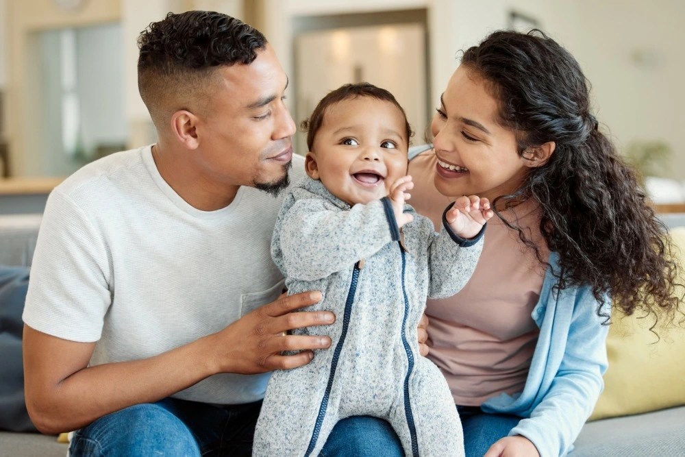 Familia contenta con su seguro de vida