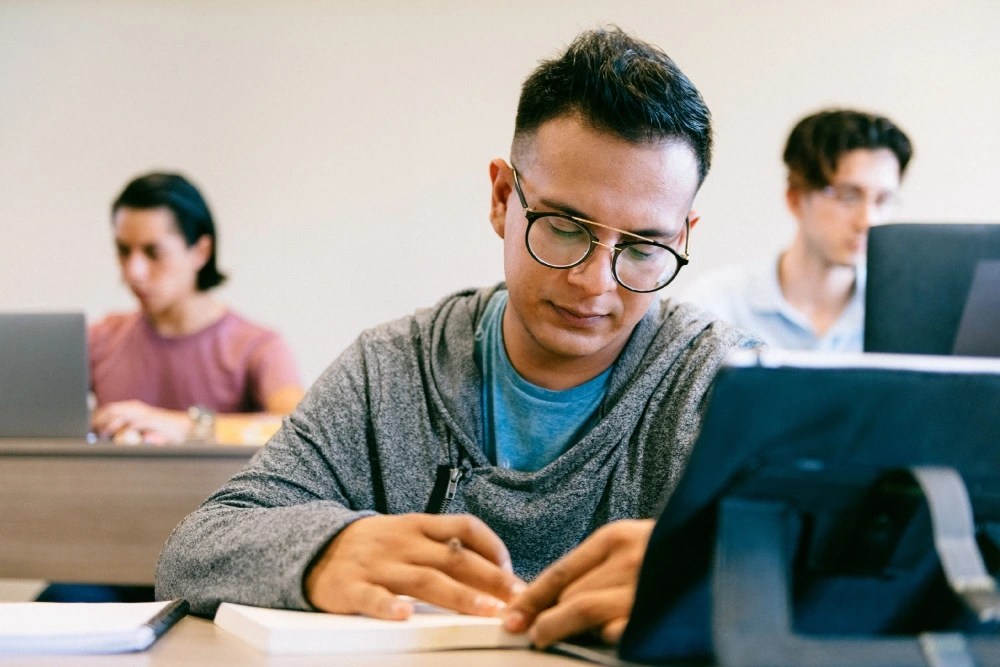 cómo ahorrar dinero si soy estudiante