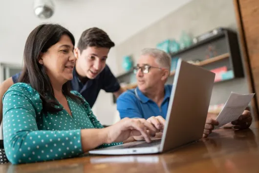 Aprender a invertir: primeros pasos para hacerlo con confianza