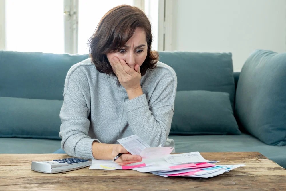 causas del sobreendeudamiento