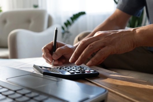 ¿Cómo ahorrar dinero si gano poco? Aprende a hacerlo