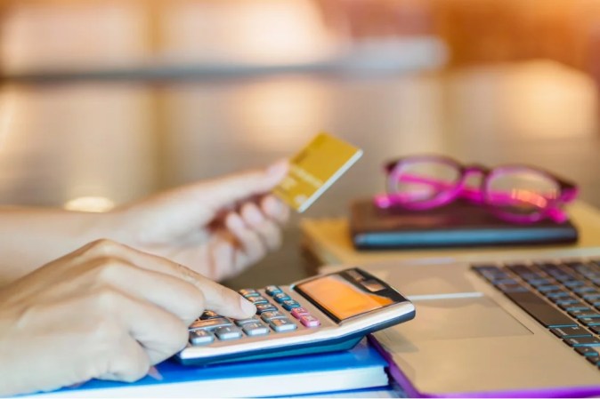 ¿Cómo se paga una tarjeta de crédito?