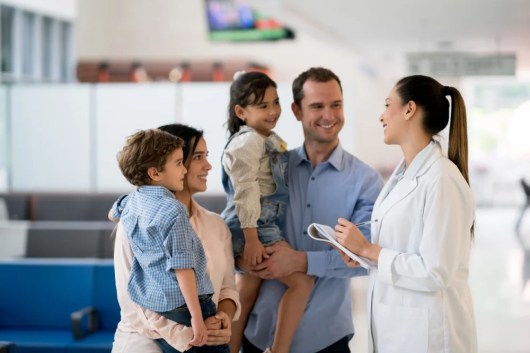 5 situaciones que puede cubrir un seguro de salud para la familia