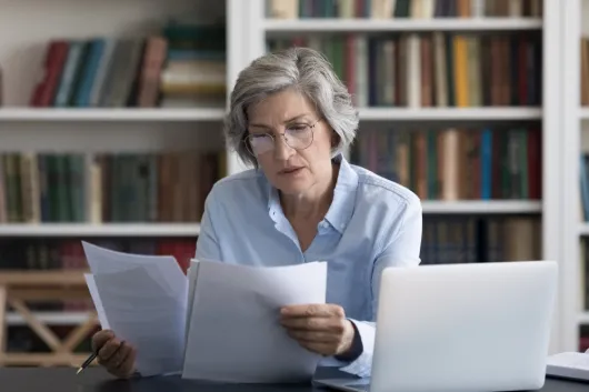 7 decisiones financieras que deberías tomar antes de los 60 años