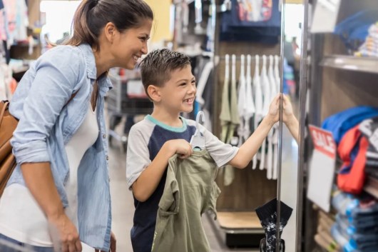 ¿Cómo las familias mexicanas están pagando el regreso a clases sin estrés financiero?