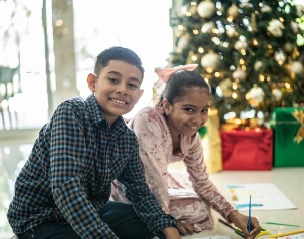 Más que Regalos: Enseñando a los Pequeños el Valor del Dinero en Reyes