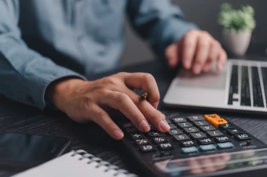 ¿Qué es el Salario Base de Cotización y cómo se calcula?