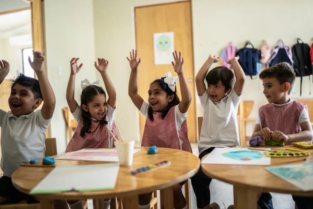 seguro de estudios: niños en sala de clases