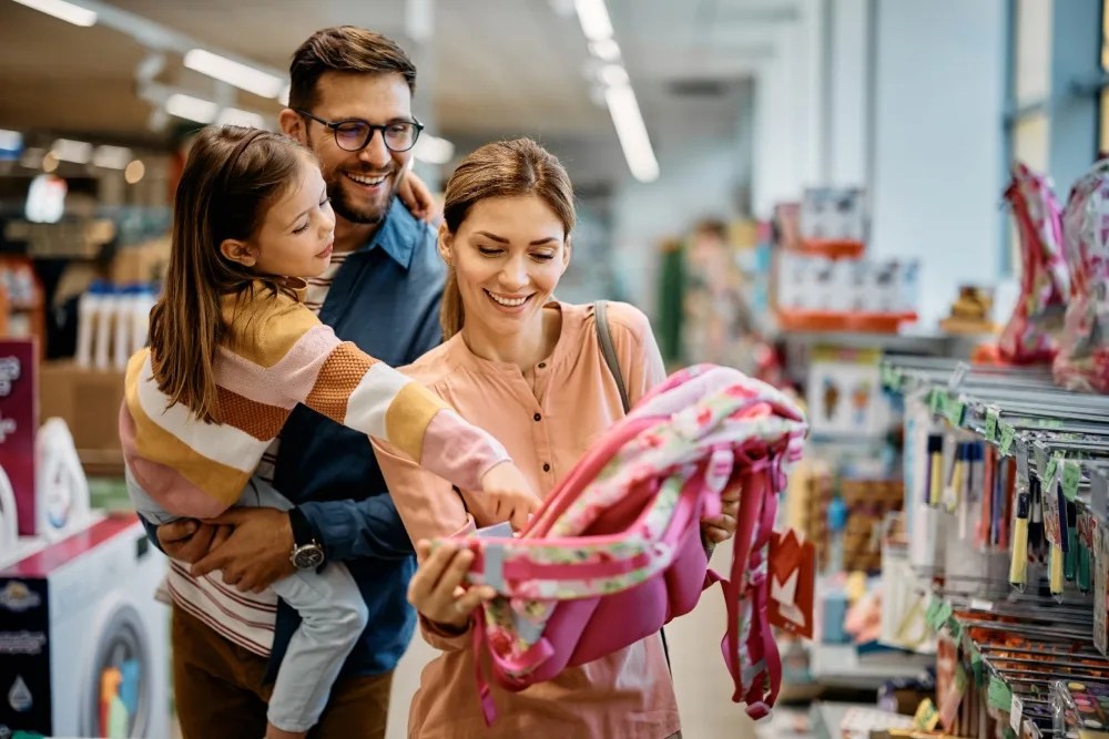 Familia de compras: útiles escolares en méxico