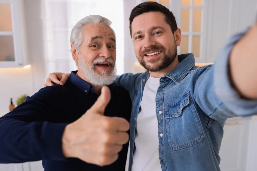 padre e hijo contento con modalidad 40 imss